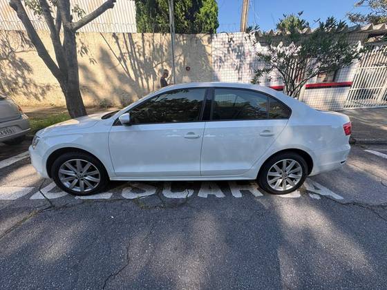 VOLKSWAGEN JETTA 2.0 COMFORTLINE FLEX 4P TIPTRONIC
